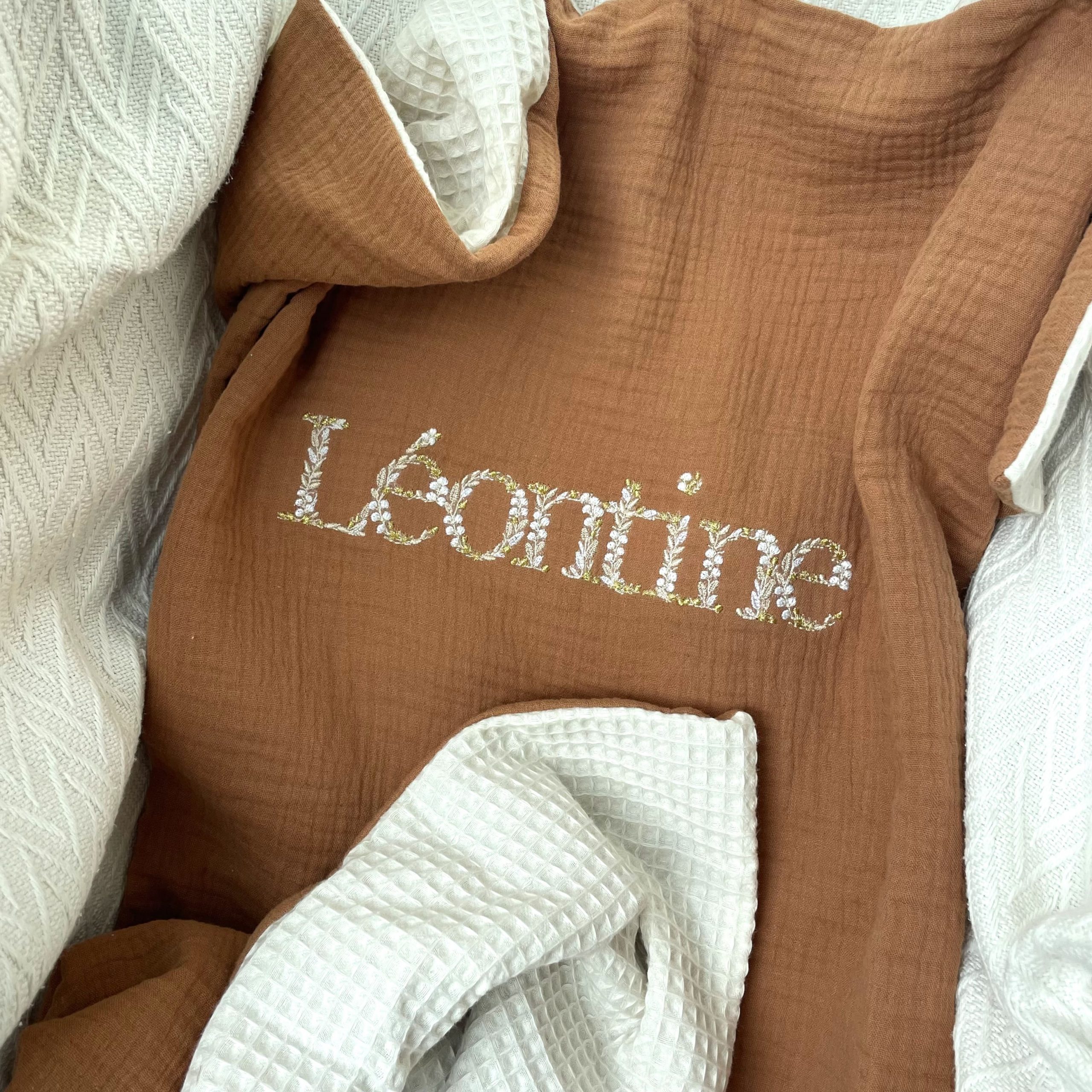 Couverture estivale - lettres fleuries – Image 3