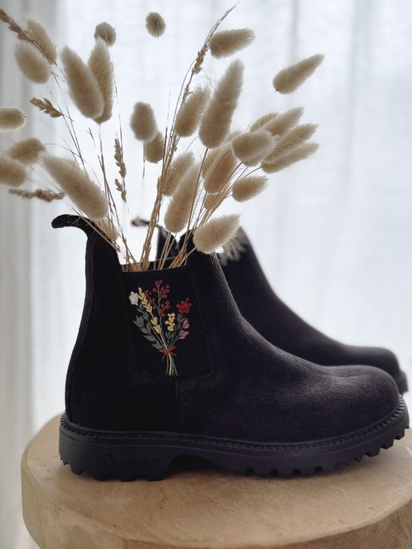 Broderie boots