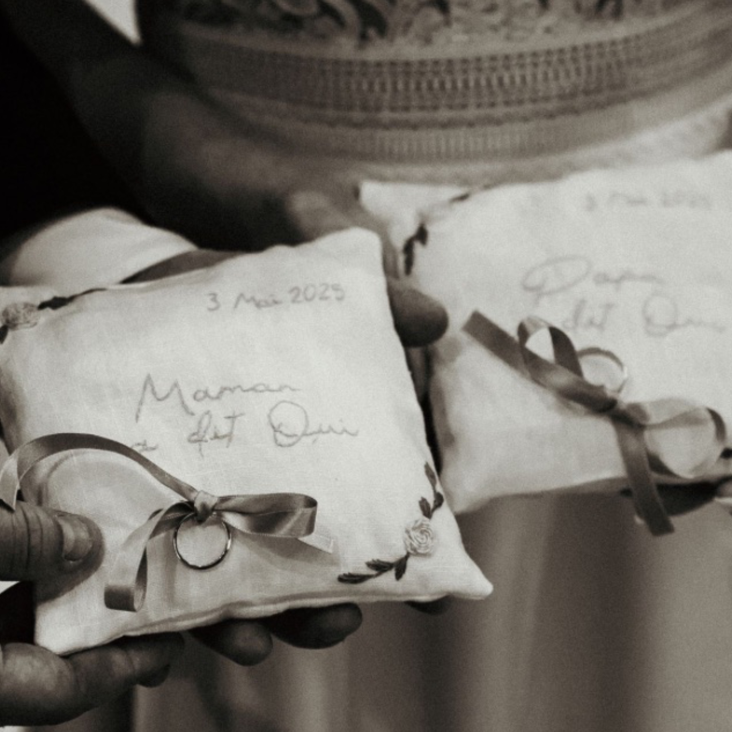 Coussin Alliances Brodé Personnalisé – Image 2