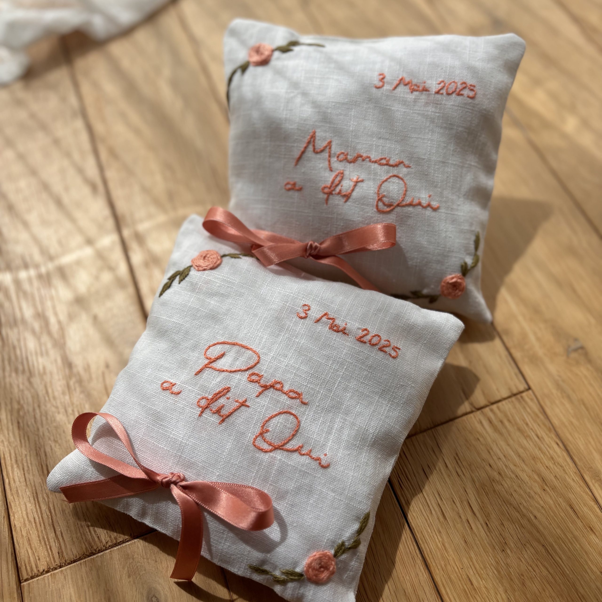 Coussin Alliances Brodé Personnalisé – Image 3
