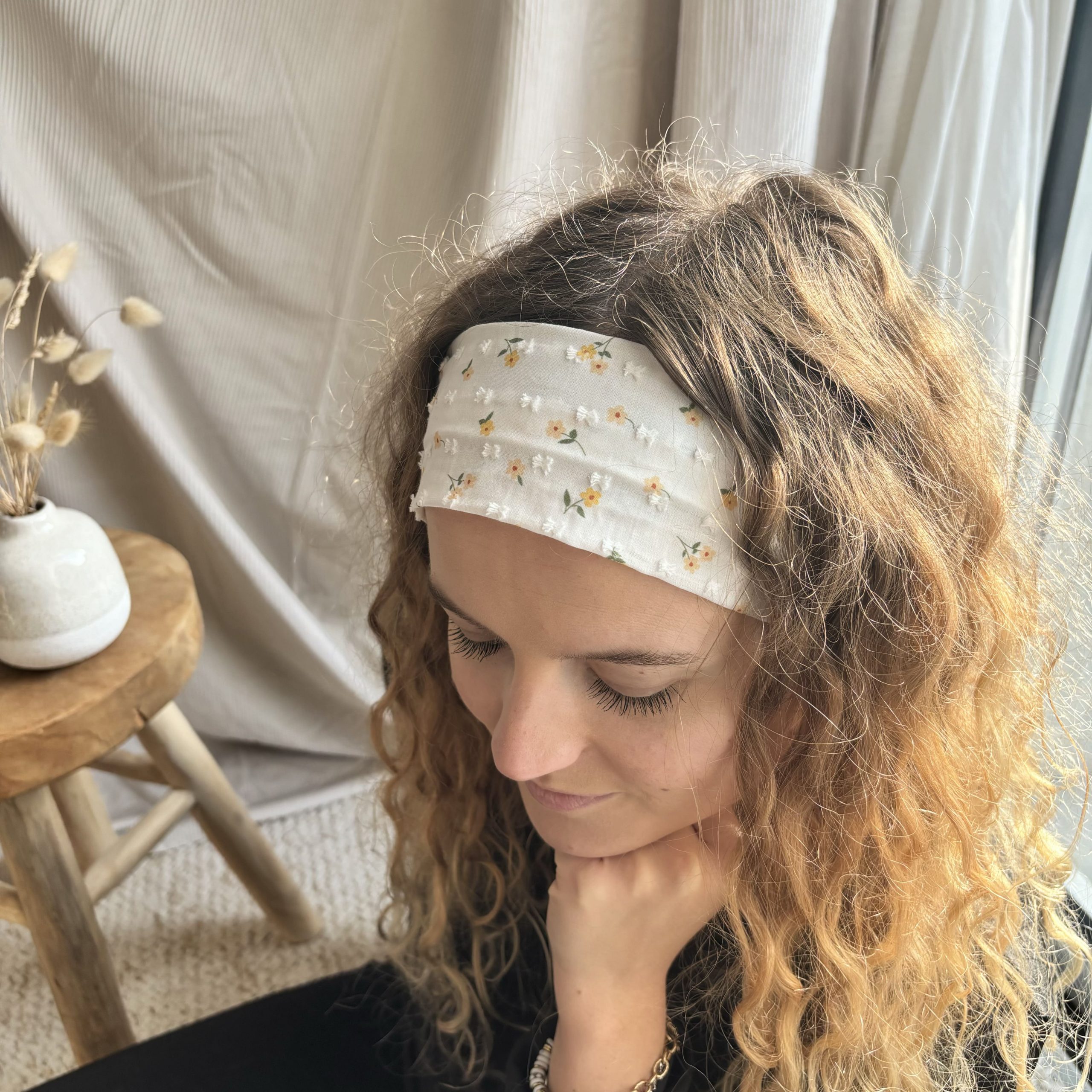 Bandeau Cheveux Bouton d'or – Image 2